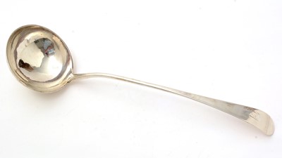 Lot 146 - A George III Scottish provincial silver soup ladle