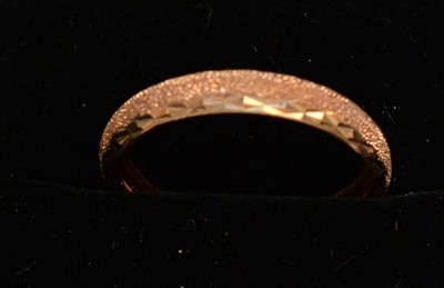 Lot 119 - Five 9ct yellow and rose gold wedding bands