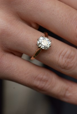 Lot 457 - A Victorian diamond ring