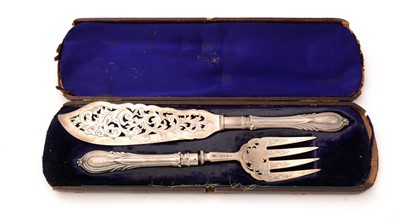 Lot 165 - A Victorian cased pair of silver fish servers