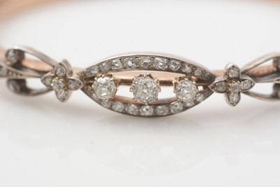 Lot 479 - A Victorian diamond bangle
