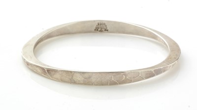 Lot 988 - Tone Vigeland, Norway: a silver bangle