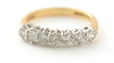 Lot 770 - A seven stone diamond ring