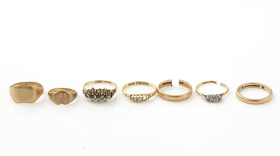 Lot 920 - A selection of gold rings