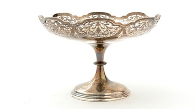 Lot 169 - A George V silver tazza or fruit dish