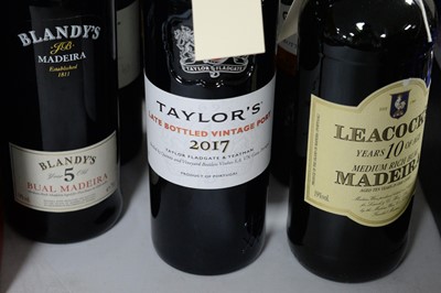 Lot 412 - Bottles of port