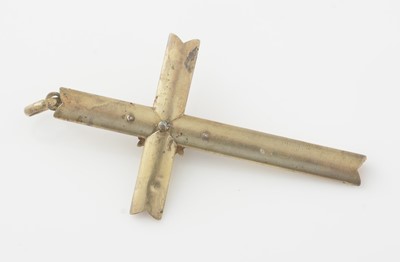 Lot 795 - A crucifix pendant