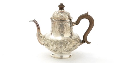 Lot 110 - An 18th century Dutch silver teapot