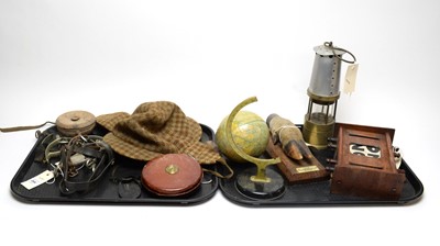 Lot 266 - Assorted collectibles