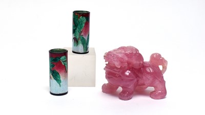 Lot 789 - Rose quartz buddhist lion, pair small ginbari vases
