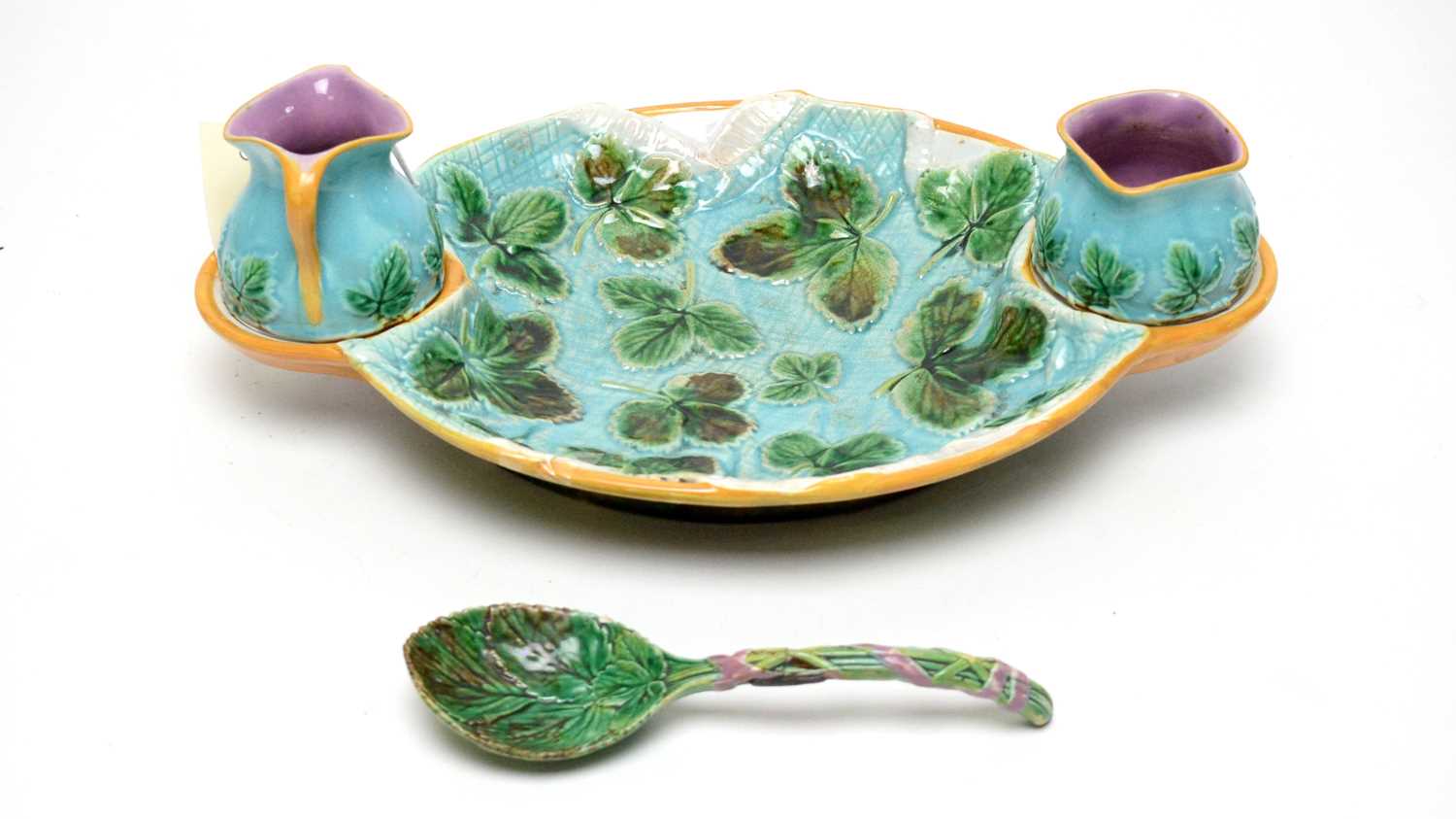 Lot 836 - George Jones Majolica strawberry set