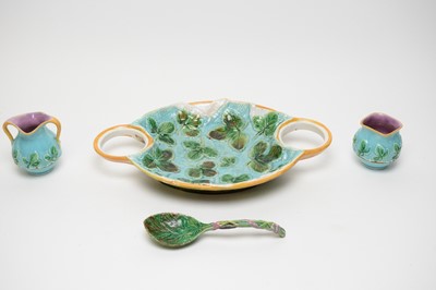 Lot 836 - George Jones Majolica strawberry set