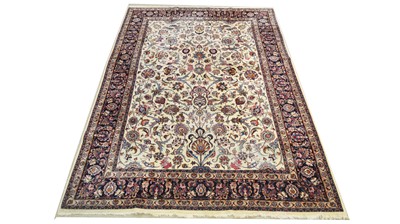 Lot 1235 - A Sarough carpet