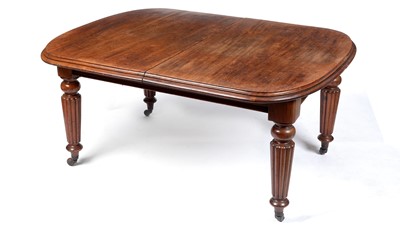 Lot 18 - A Victorian mahogany extending dining table