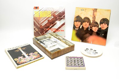 Lot 1013 - A collection of Beatles and other memorabilia