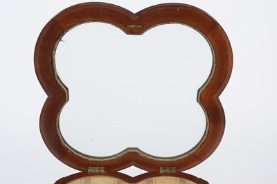Lot 1361 - An Edwardian satinwood bijouterie table