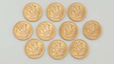 Lot 823 - Ten Elizabeth II gold sovereigns, all 1968
