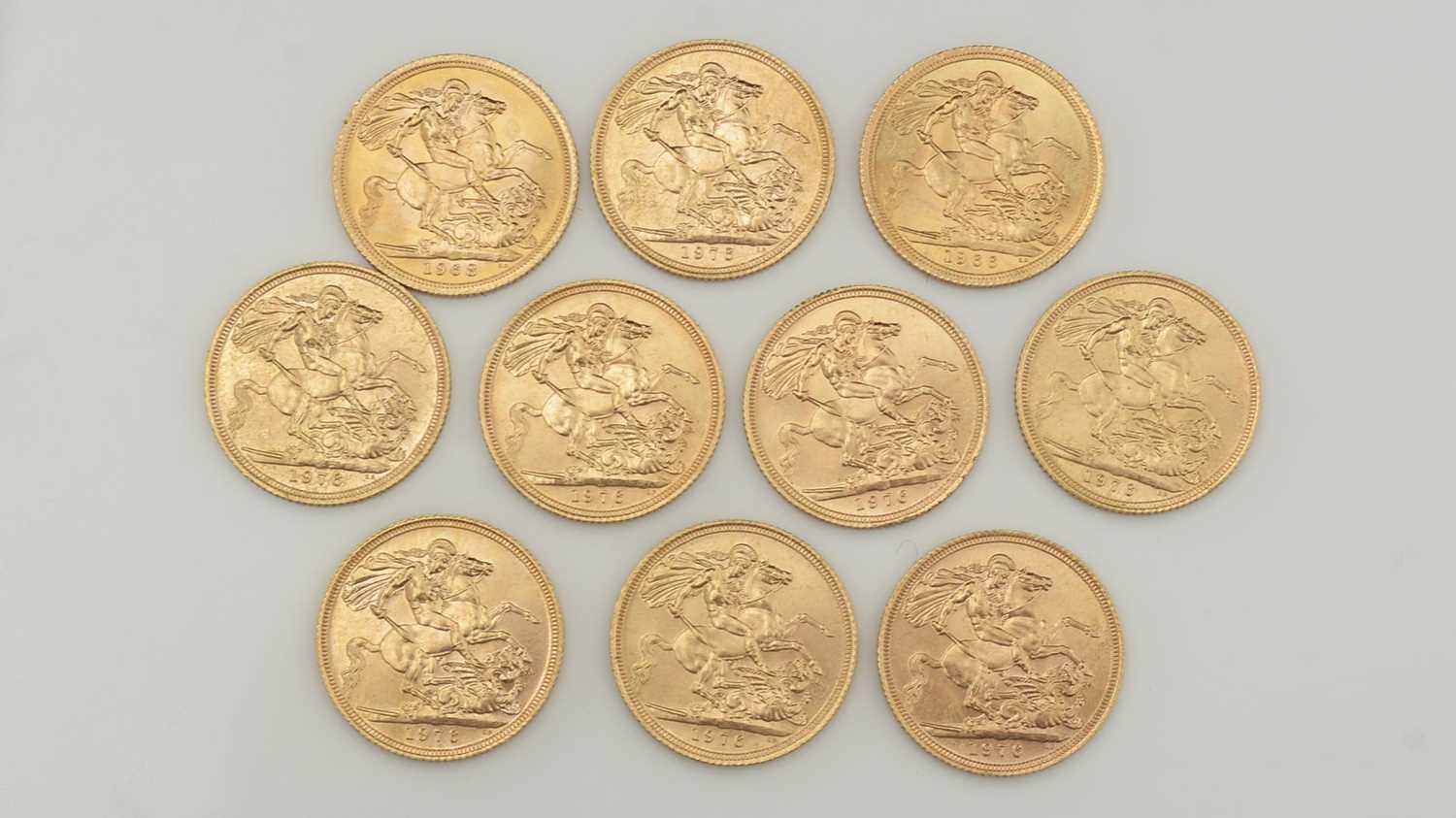 Lot 828 - Ten Elizabeth II gold sovereigns: 8x 1976, 1x 1968 and 1x 1966