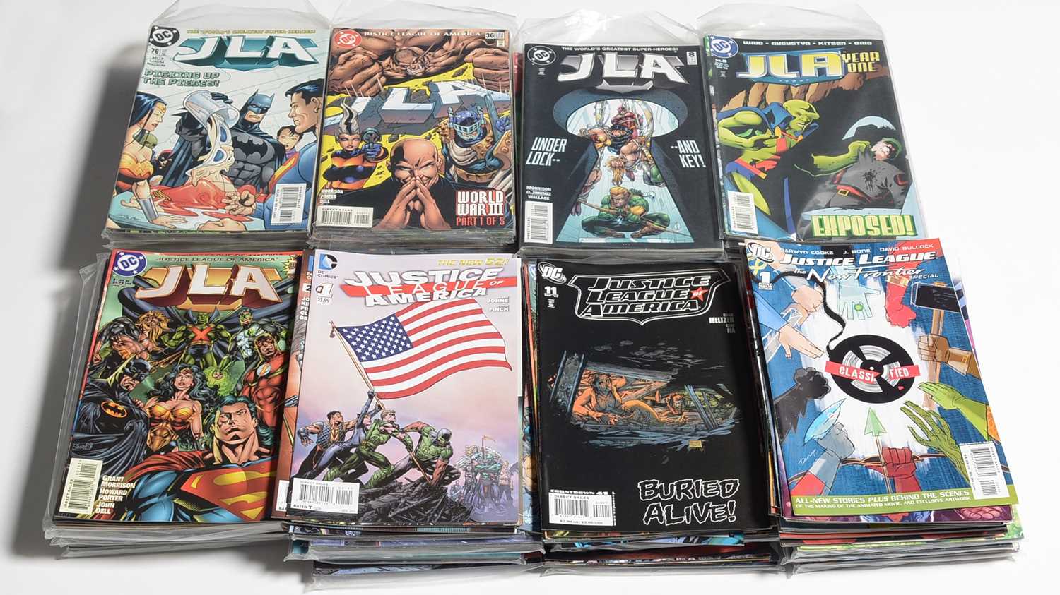 Lot 33 - DC Comics - Justice League - various titles