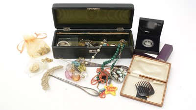 Lot 876 - A quantity of costume and other jewellery