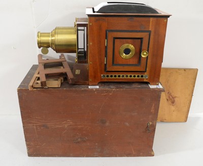 Lot 448 - A 19th Century 'Optimus' mahogany and lacquered brass magic lantern