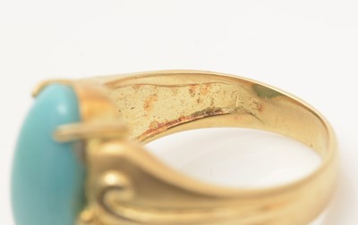 Lot 714 - Turquoise cabochon set ring, bracelet and earrings