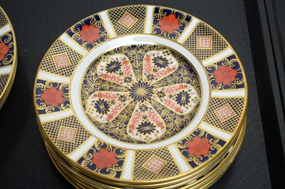 Lot 115 - A collection of Royal Crown Derby 'Old Imari' plates