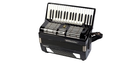 Lot 592 - A German Weltmeister Diana accordion