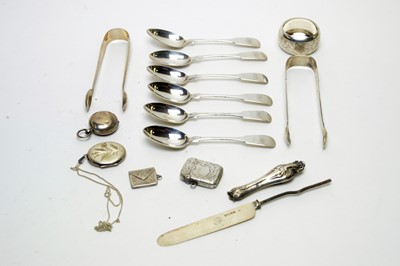 Lot 1207 - A selection of silver items