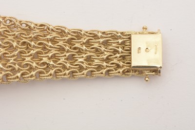 Lot 561 - Corum: an 18ct yellow gold cased manual-wind dress watch