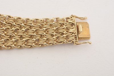 Lot 561 - Corum: an 18ct yellow gold cased manual-wind dress watch
