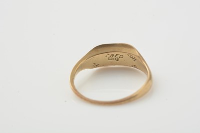 Lot 184 - A 9ct yellow gold signet ring and another