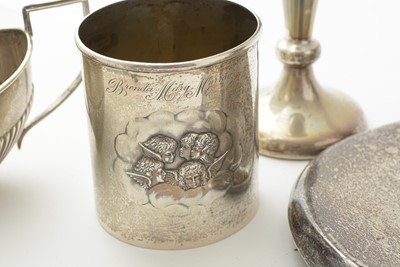Lot 101 - A selection of silver items
