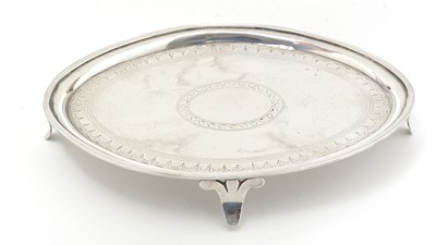 Lot 204 - A George III Scottish silver teapot stand