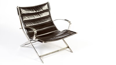 Lot 37 - Contemporary Italian chrome and leather sling lounge chair