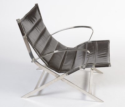 Lot 37 - Contemporary Italian chrome and leather sling lounge chair