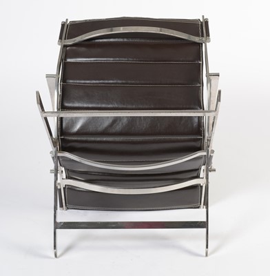 Lot 37 - Contemporary Italian chrome and leather sling lounge chair