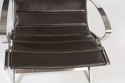 Lot 37 - Contemporary Italian chrome and leather sling lounge chair