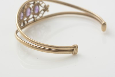 Lot 196 - An amethyst and 9ct yellow gold cuff bracelet