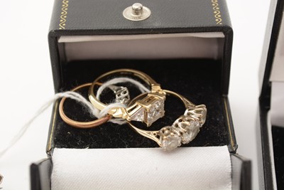 Lot 208 - A single stone diamond ring in 18ct yellow gold mount and other items