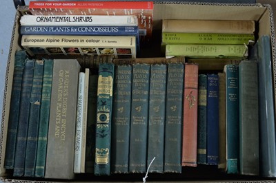 Lot 618 - A selection of books relating to gardening