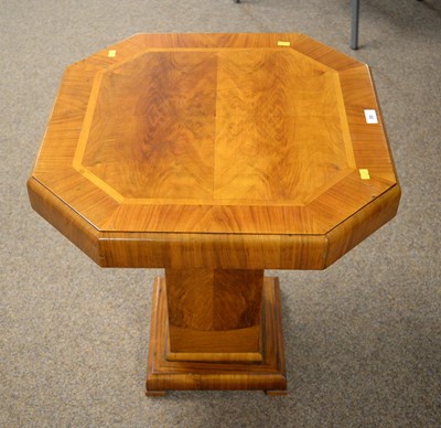 Lot 30 - A crossbanded burr walnut Art Deco pedestal table