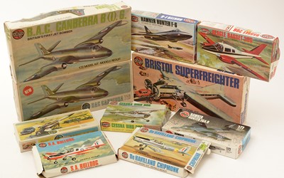 Lot 183 - Ten Airfix model constructor kits