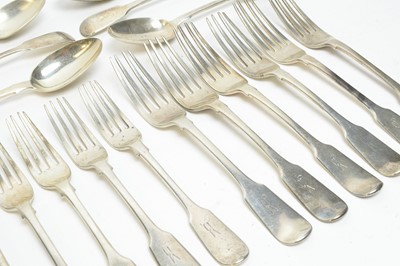 Lot 155 - 18th/19th Century silver spoons and forks