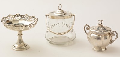 Lot 110 - A selection of silver items