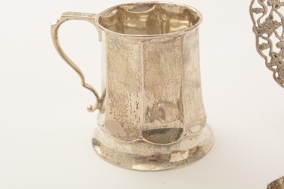 Lot 96 - A silver Christening tankard, and other items