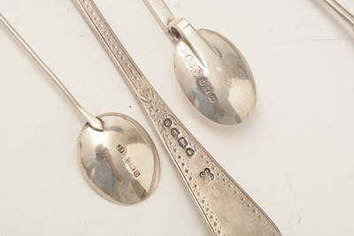 Lot 172 - A selection of silver teaspoons and other items