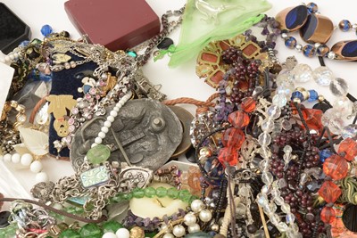 Lot 181 - A large quantity of costume jewellery