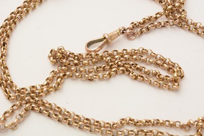 Lot 162 - A 9ct yellow gold muff chain