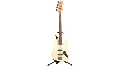 Lot 845 - Fender Mexico Jazz Bass